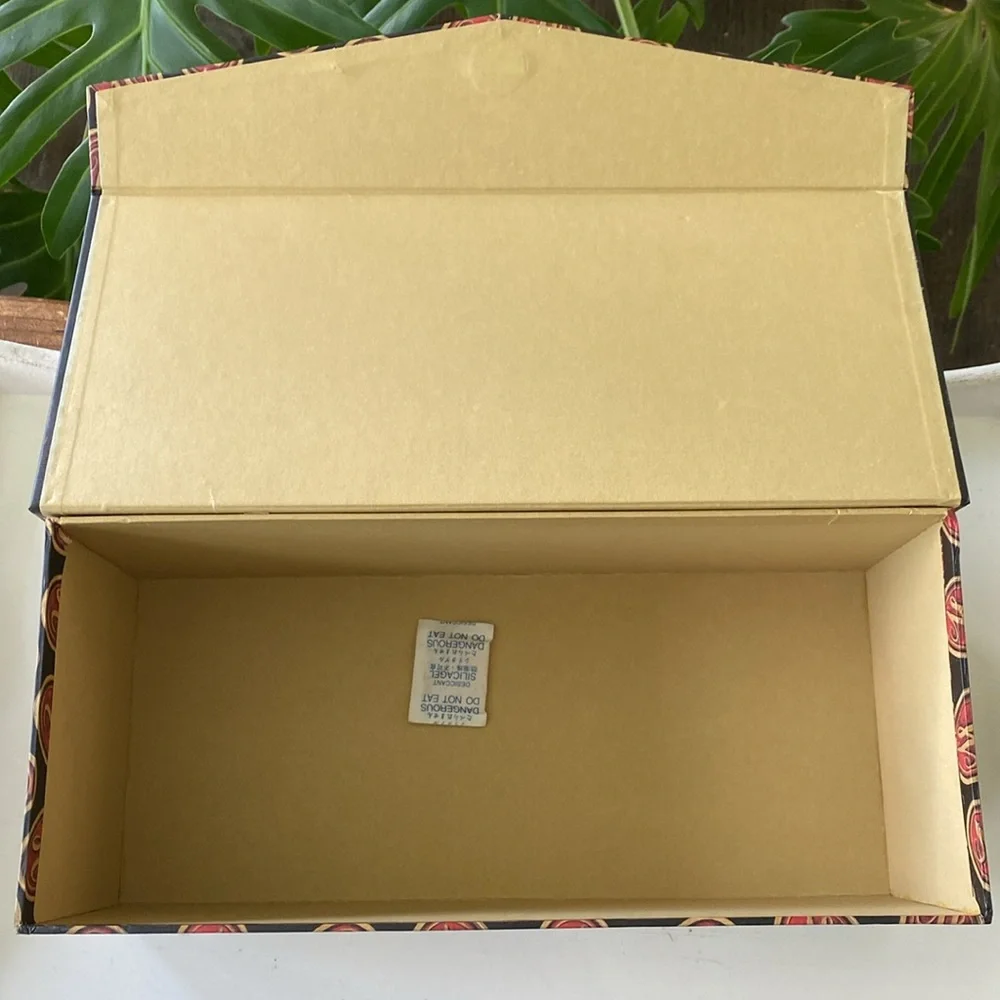 Room Service Decorative Storage Box. Art in Motion 2009
